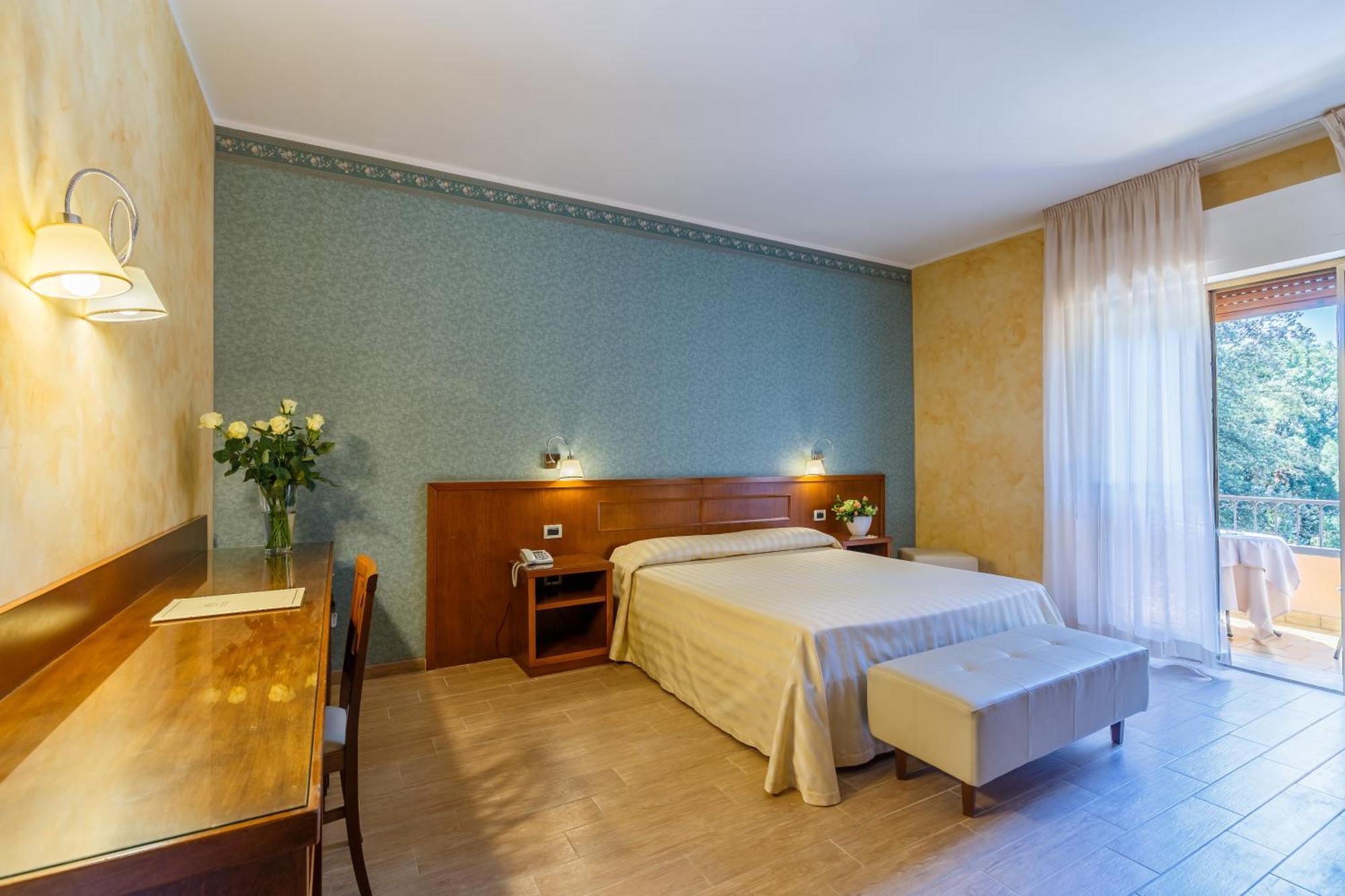 Hotel Villa Delle Rose Pescia Bagian luar foto