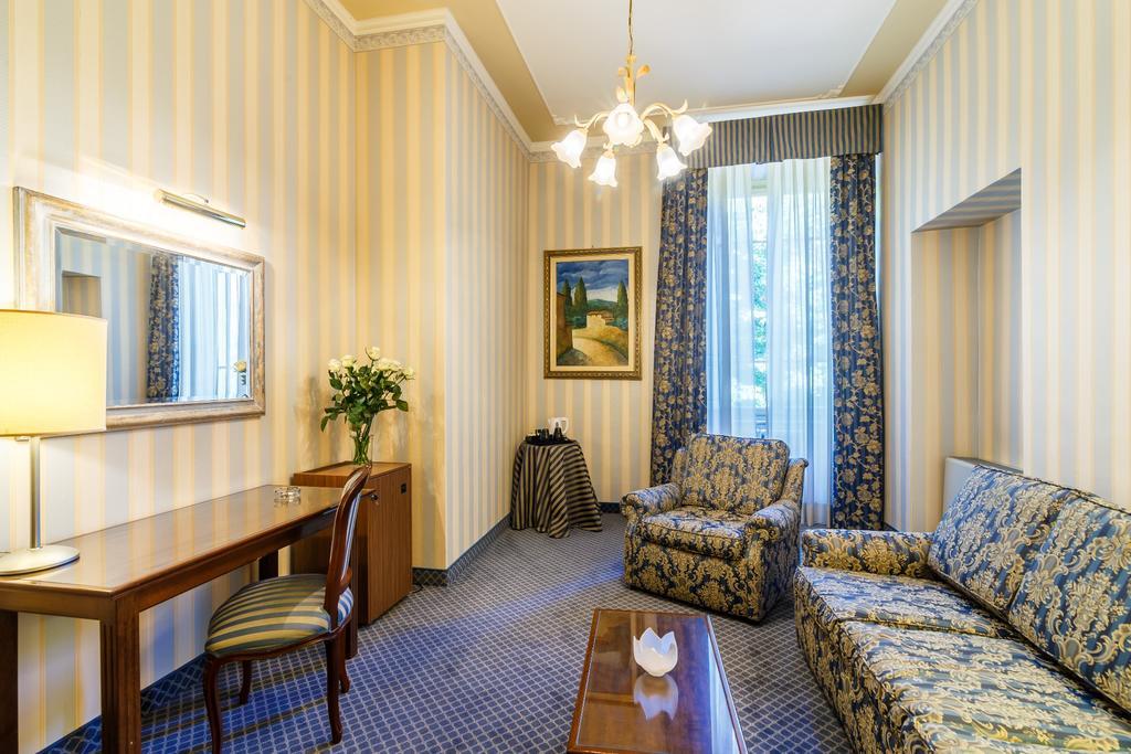 Hotel Villa Delle Rose Pescia Bagian luar foto