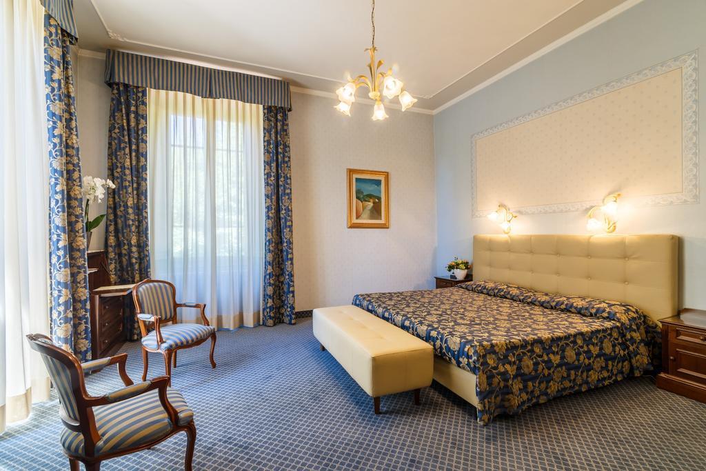 Hotel Villa Delle Rose Pescia Bagian luar foto