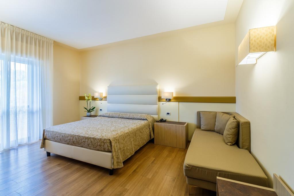 Hotel Villa Delle Rose Pescia Bagian luar foto