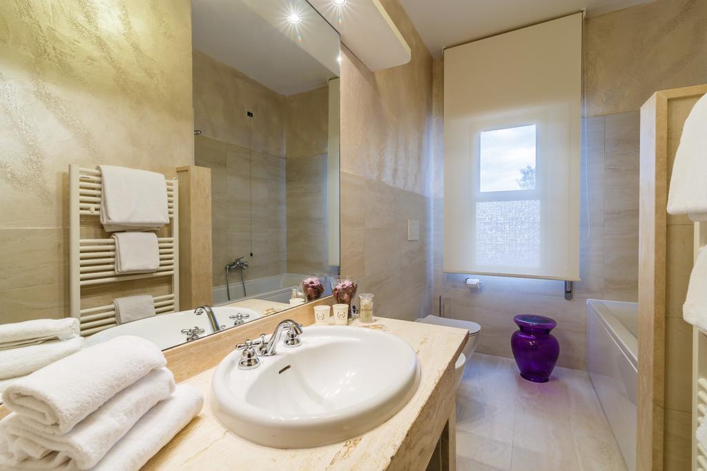 Hotel Villa Delle Rose Pescia Bagian luar foto