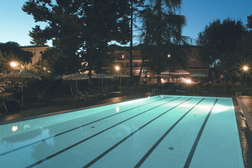 Hotel Villa Delle Rose Pescia Bagian luar foto